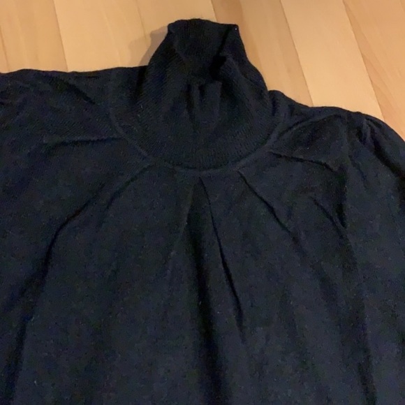 RW&CO 3/4 length black turtleneck - size M - Picture 3 of 16